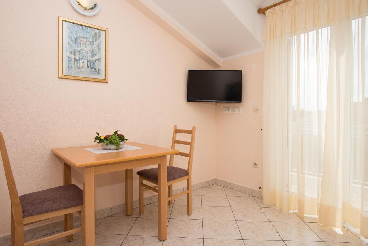 Topic Apartments Vodice Exterior foto