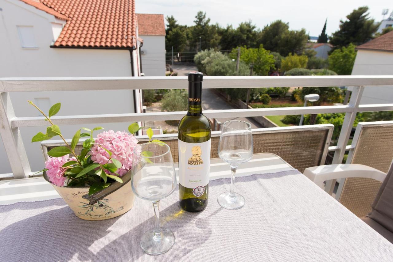 Topic Apartments Vodice Exterior foto